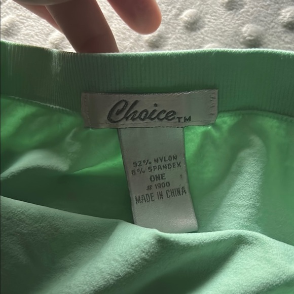 Choices Light Green Bandeau Top - Picture 2 of 3